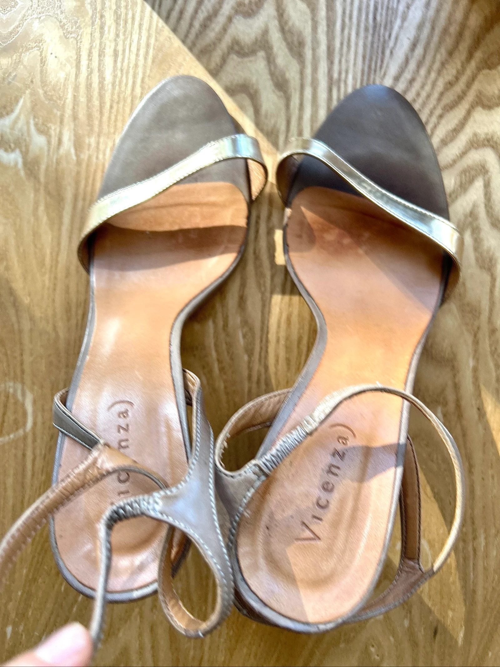 Sandales à talons en cuir taupe et doré Pointure 40 Vicenza  – photo 13